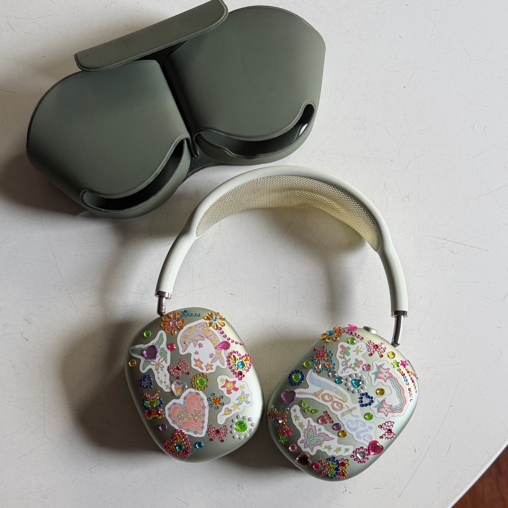 Apple AirPods Max — White Ear Cups with Colorful Sticker Rhinestone Decor